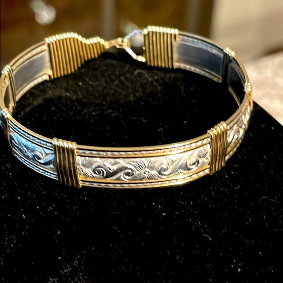 Bangle bracelet - Picture 1 of 10